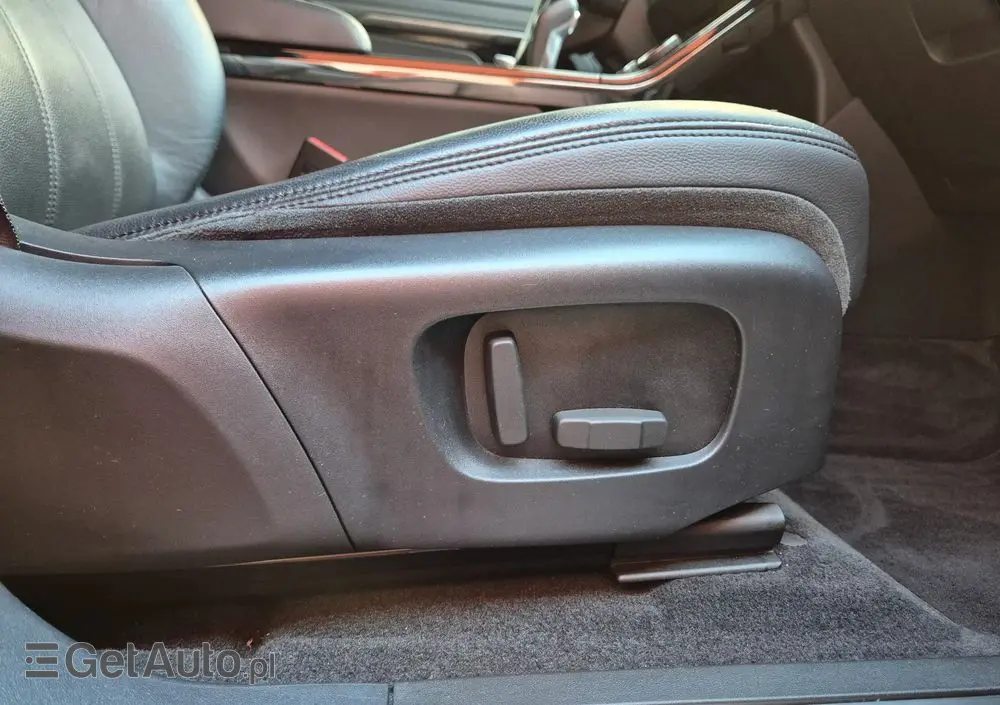 LAND ROVER Range Rover Evoque D150 R-Dynamic S