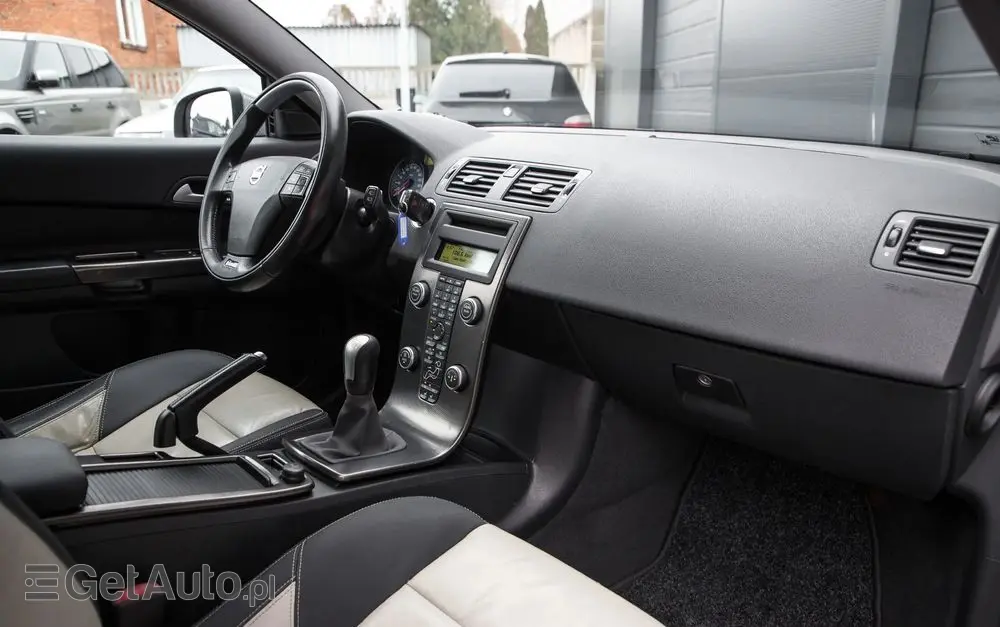 VOLVO C30 2.0D R-Design