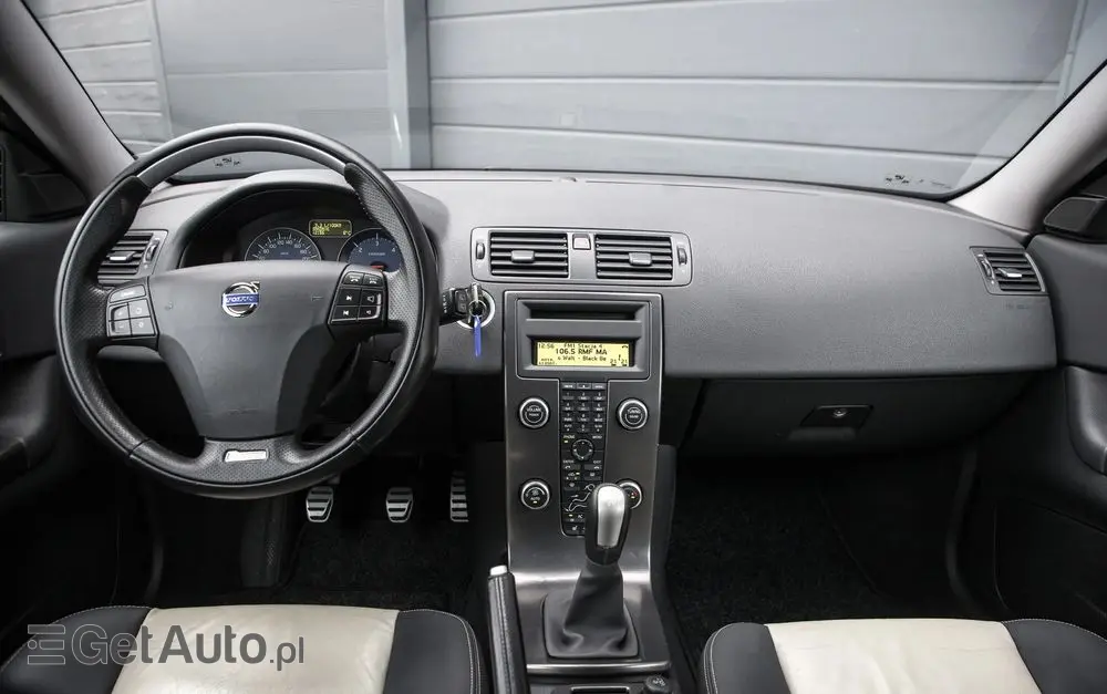 VOLVO C30 2.0D R-Design