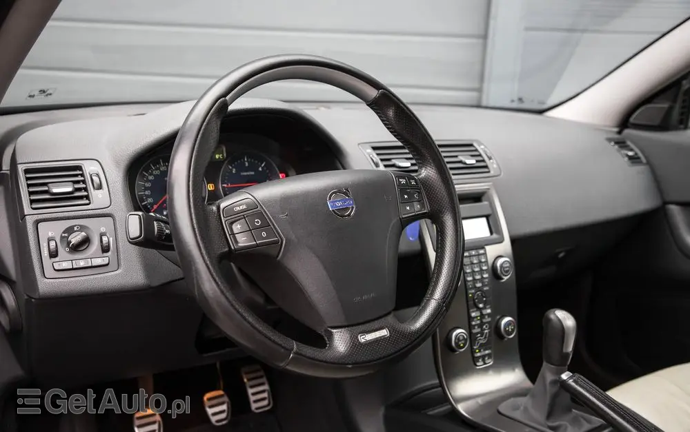 VOLVO C30 2.0D R-Design