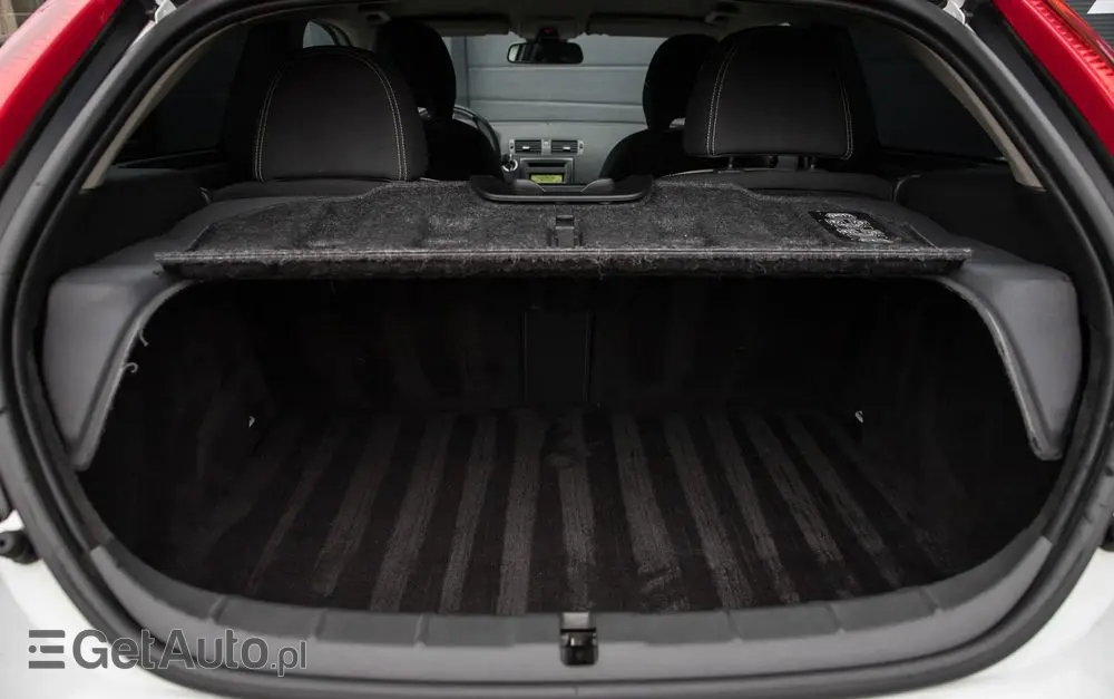 VOLVO C30 2.0D R-Design