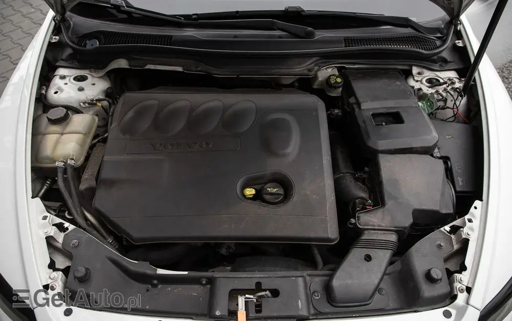 VOLVO C30 2.0D R-Design