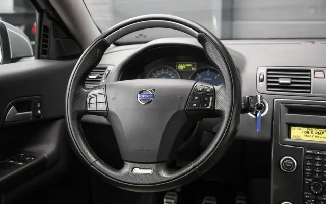 VOLVO C30 2.0D R-Design