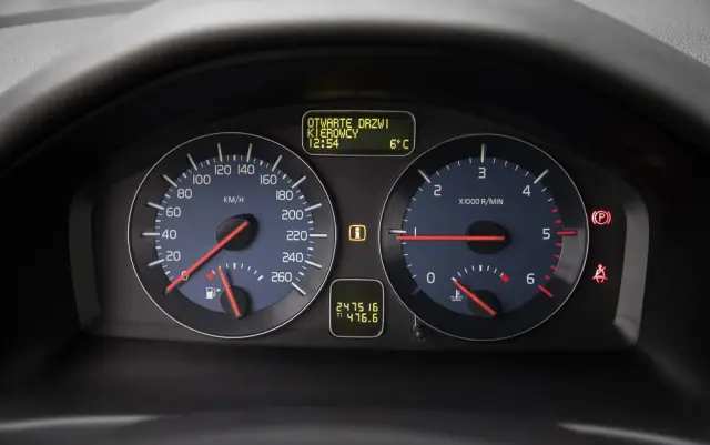 VOLVO C30 2.0D R-Design