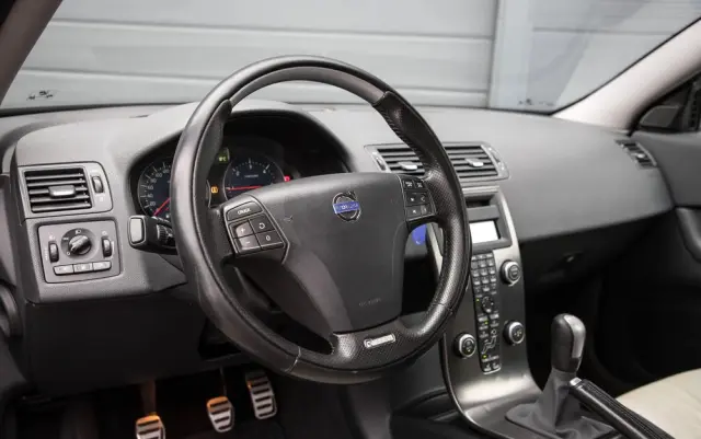 VOLVO C30 2.0D R-Design