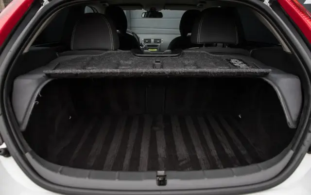 VOLVO C30 2.0D R-Design