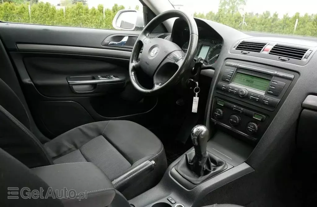 SKODA Octavia 