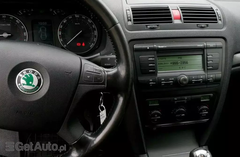 SKODA Octavia 