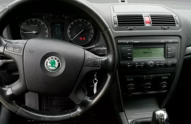 SKODA Octavia 