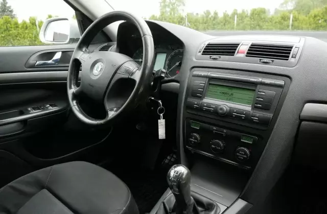 SKODA Octavia 