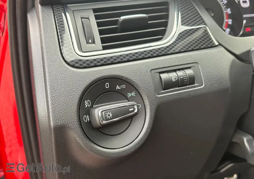 SKODA RAPID Spaceback 1.6 TDI (Green tec) Monte Carlo