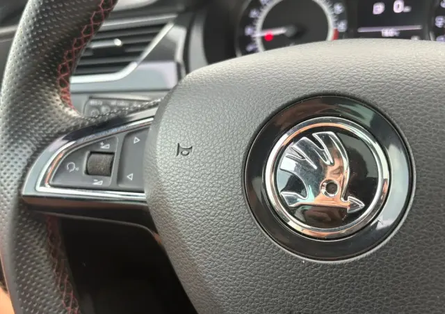 SKODA RAPID Spaceback 1.6 TDI (Green tec) Monte Carlo