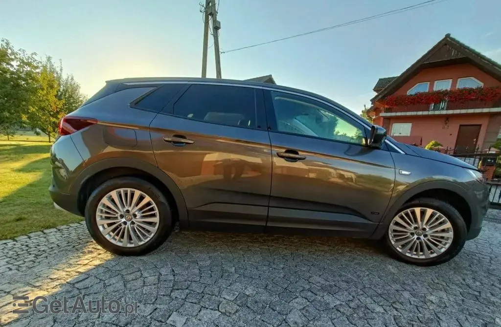 OPEL Grandland 