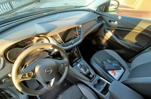 OPEL Grandland 