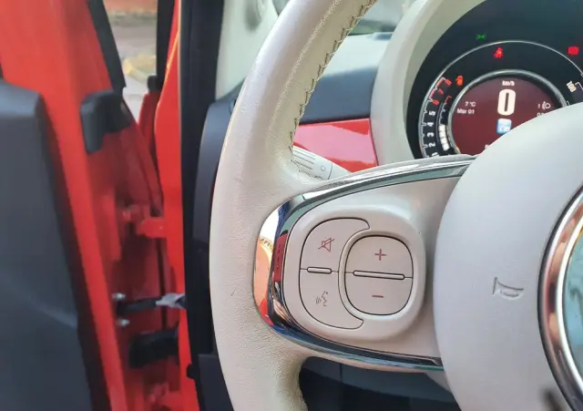 FIAT 500 1.2 8V Lounge Euro6