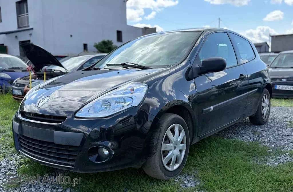 RENAULT Clio 