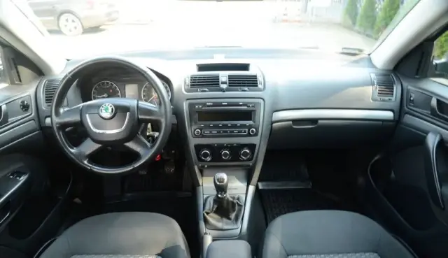 SKODA Octavia 
