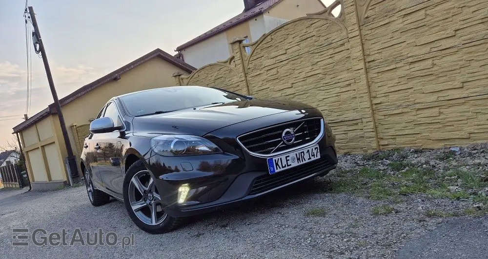 VOLVO V40 D2 RDesign
