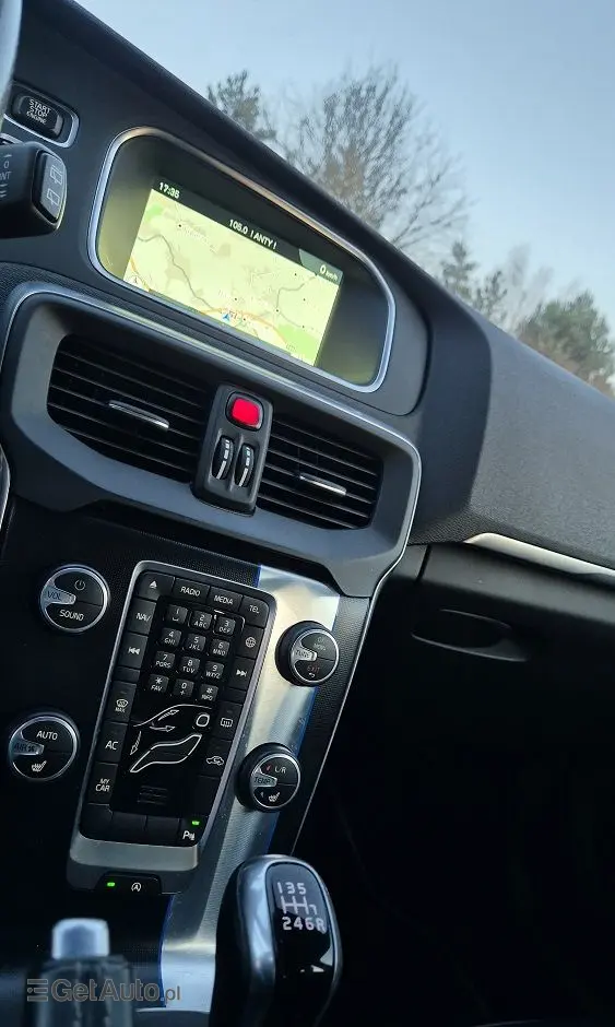 VOLVO V40 D2 RDesign