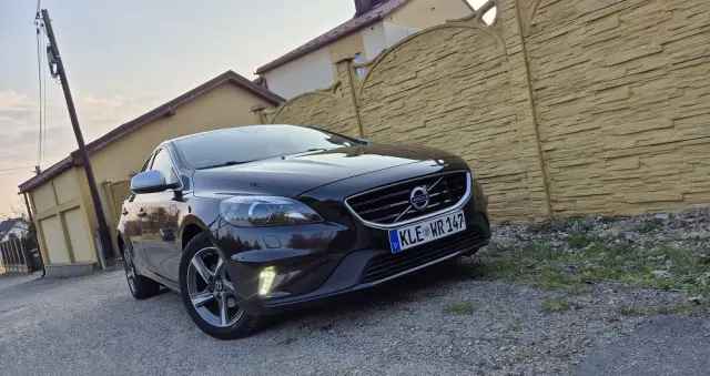VOLVO V40 D2 RDesign