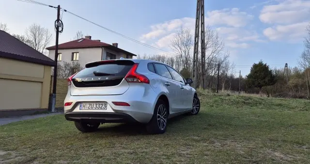 VOLVO V40 D2 RDesign