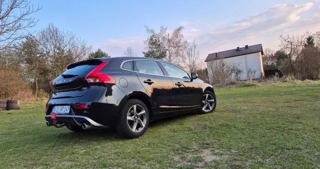 VOLVO V40 D2 RDesign