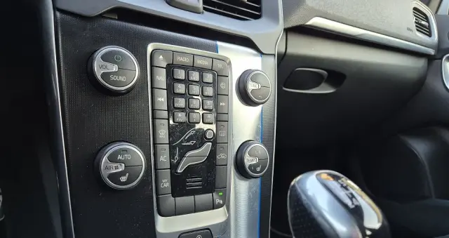 VOLVO V40 D2 RDesign