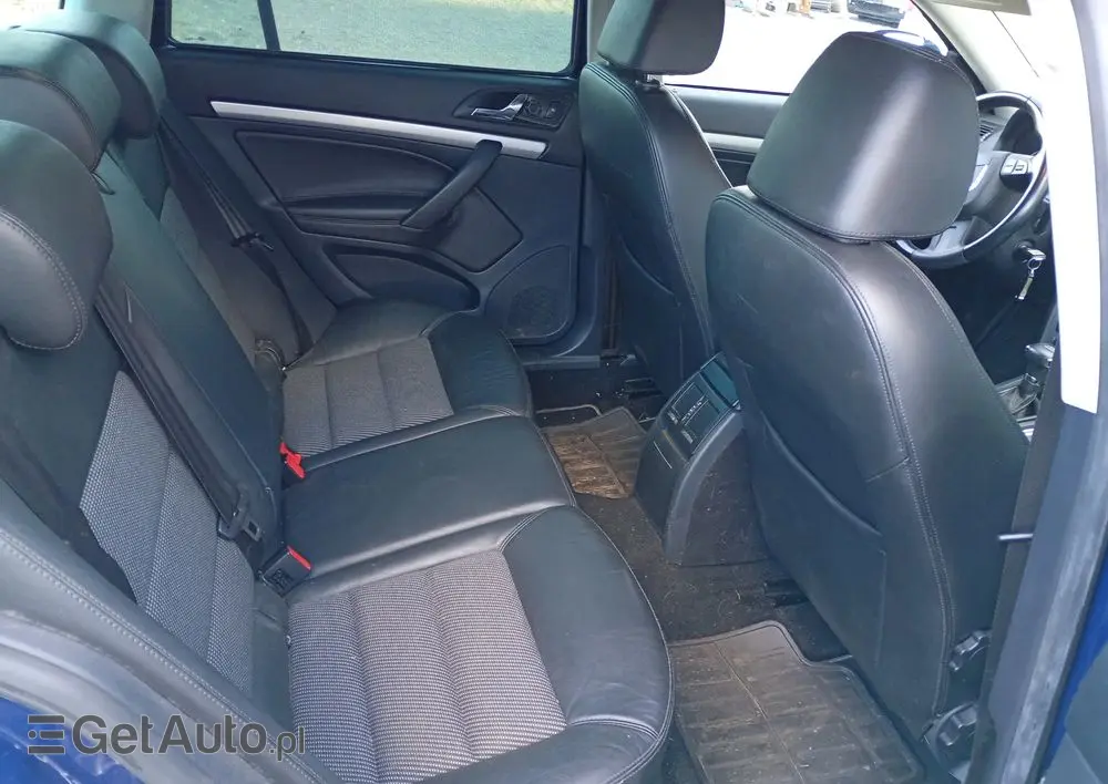 SKODA Octavia 1.6 TDI Ambiente DSG