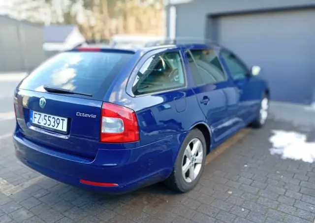 SKODA Octavia 1.6 TDI Ambiente DSG