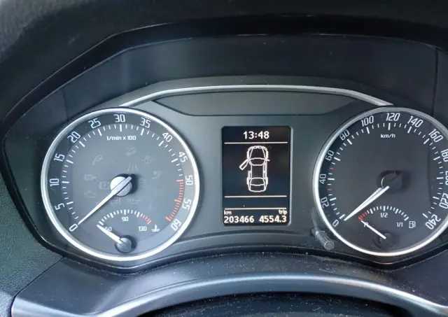 SKODA Octavia 1.6 TDI Ambiente DSG