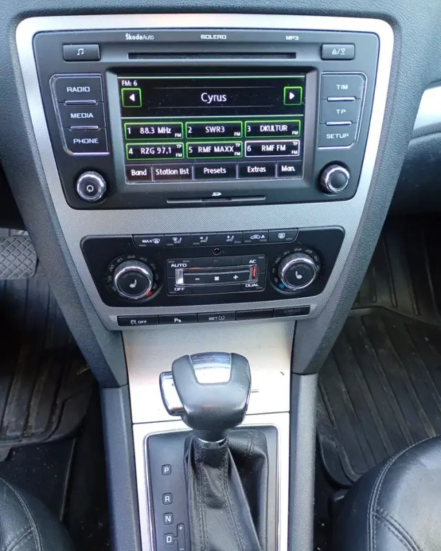 SKODA Octavia 1.6 TDI Ambiente DSG