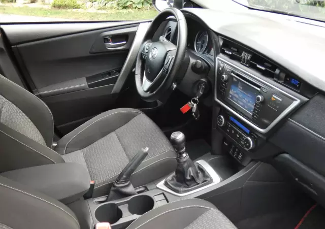 TOYOTA Auris 1.6 Valvematic Executive