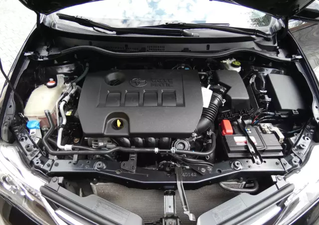 TOYOTA Auris 1.6 Valvematic Executive