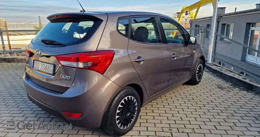 HYUNDAI Ix20 1.4 Premium