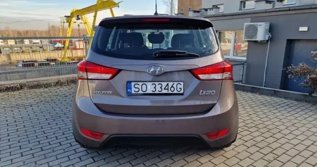 HYUNDAI Ix20 1.4 Premium