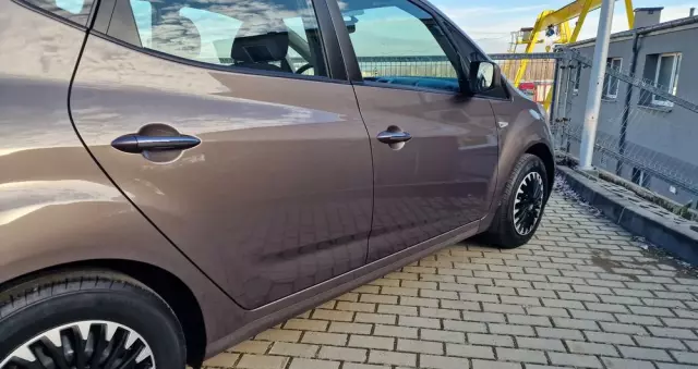 HYUNDAI Ix20 1.4 Premium