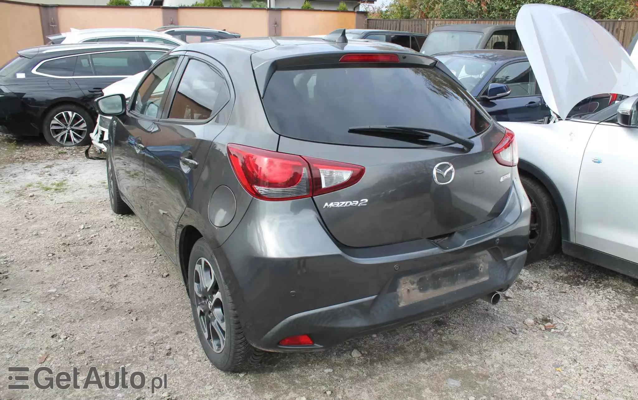 MAZDA 2 