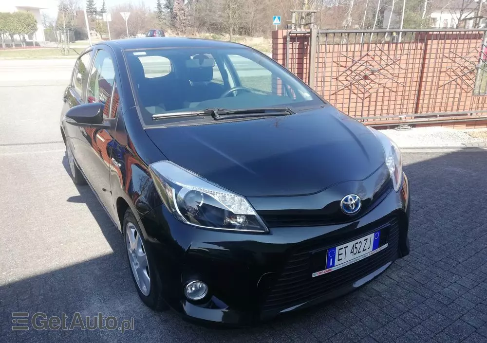 TOYOTA Yaris 