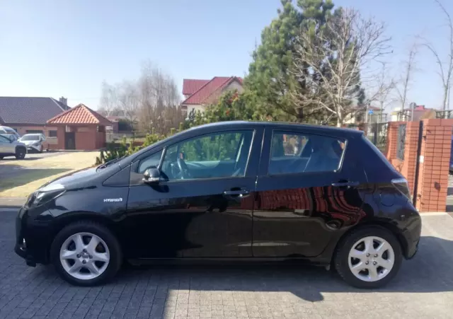 TOYOTA Yaris 