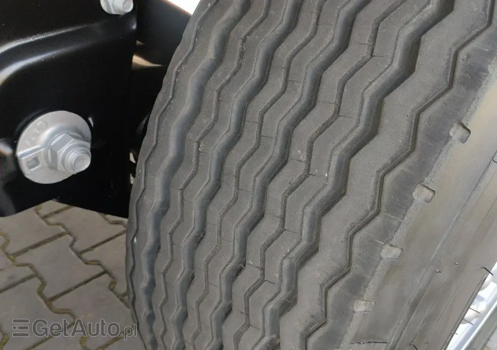 KÖGEL Coil mulda 3 Osie SAF Dach i Boki Zsuwane 