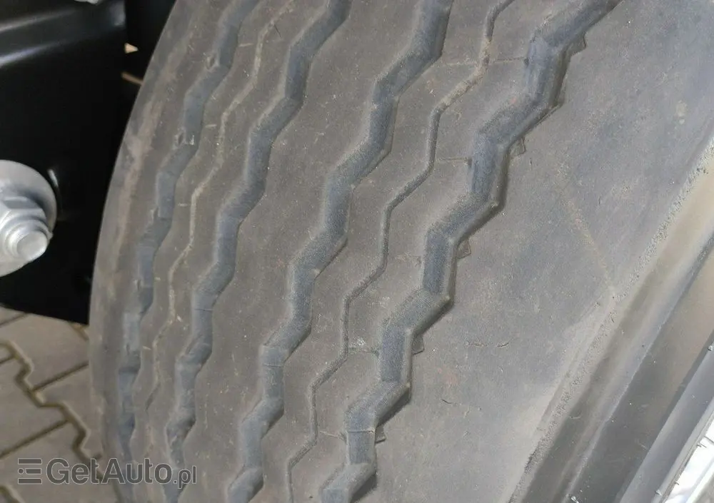 KÖGEL Coil mulda 3 Osie SAF Dach i Boki Zsuwane 