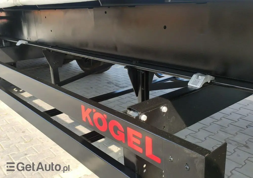 KÖGEL Coil mulda 3 Osie SAF Dach i Boki Zsuwane 