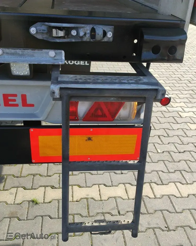 KÖGEL Coil mulda 3 Osie SAF Dach i Boki Zsuwane 