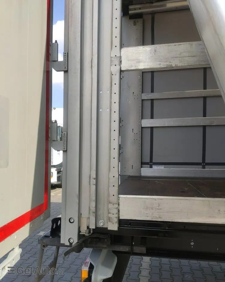 KÖGEL Coil mulda 3 Osie SAF Dach i Boki Zsuwane 