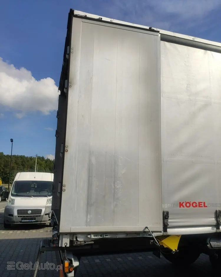 KÖGEL Coil mulda 3 Osie SAF Dach i Boki Zsuwane 