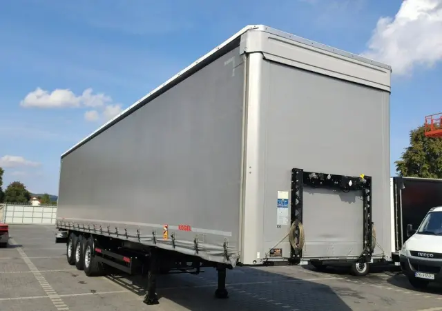 KÖGEL Coil mulda 3 Osie SAF Dach i Boki Zsuwane 