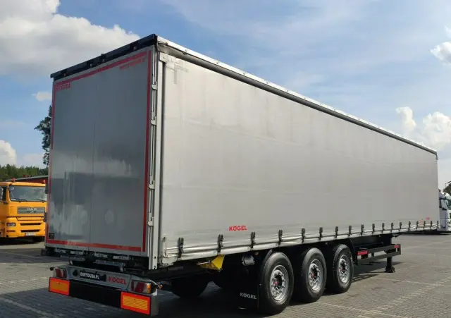 KÖGEL Coil mulda 3 Osie SAF Dach i Boki Zsuwane 