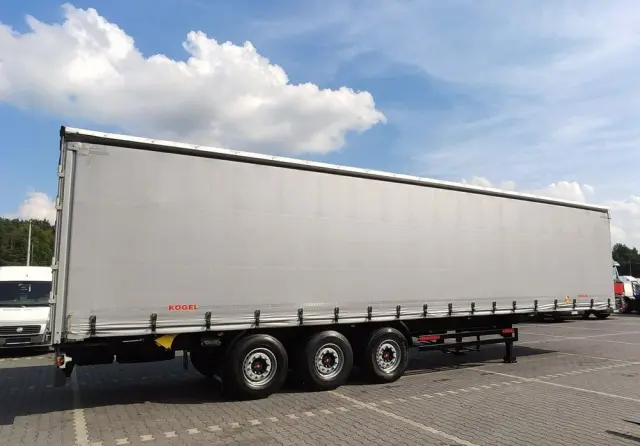 KÖGEL Coil mulda 3 Osie SAF Dach i Boki Zsuwane 