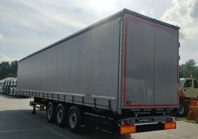 KÖGEL Coil mulda 3 Osie SAF Dach i Boki Zsuwane 