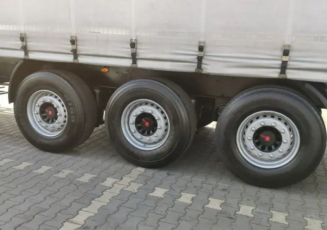 KÖGEL Coil mulda 3 Osie SAF Dach i Boki Zsuwane 